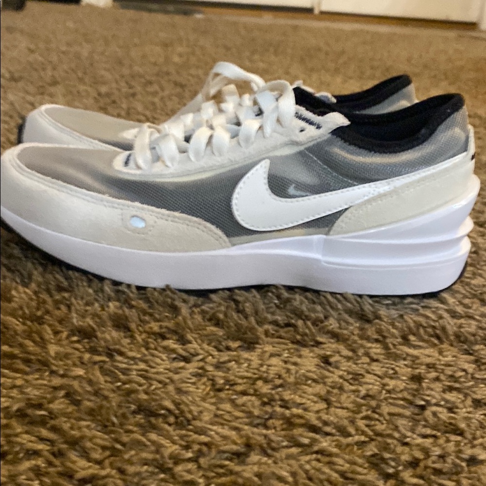 Nike waffle one summit white